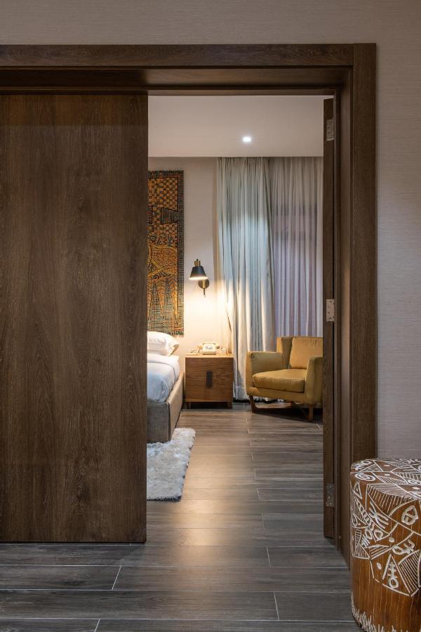 เดอะ ไวท์ ออร์คิด โฮเต็ล Hotel ลากอส ภายนอก รูปภาพ